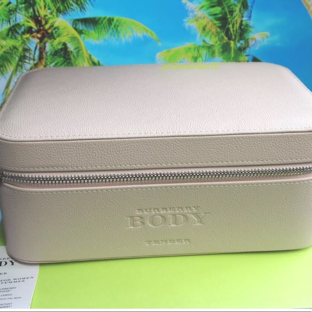 Burberry body vanity bag